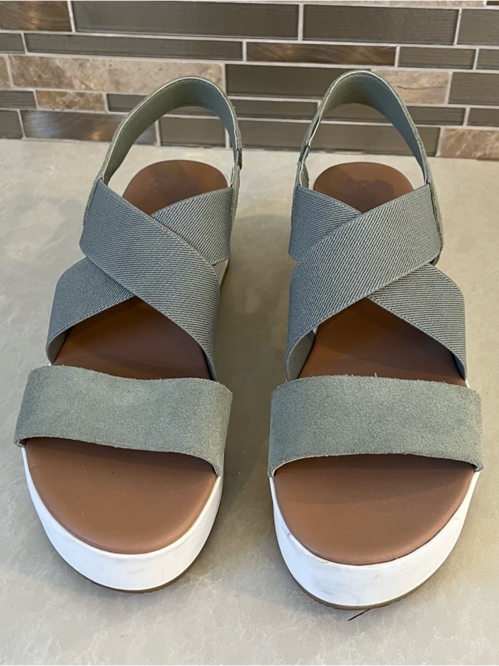 Sorel Women's Platform in Sage Green Suede & Elastic Crisscross size 7